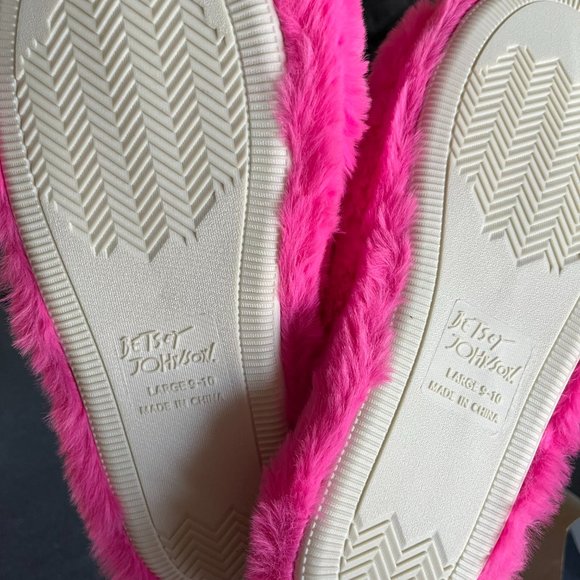 NWT BETSEY JOHNSON HEART FAUX FUR SLIPPERS - Picture 3 of 10
